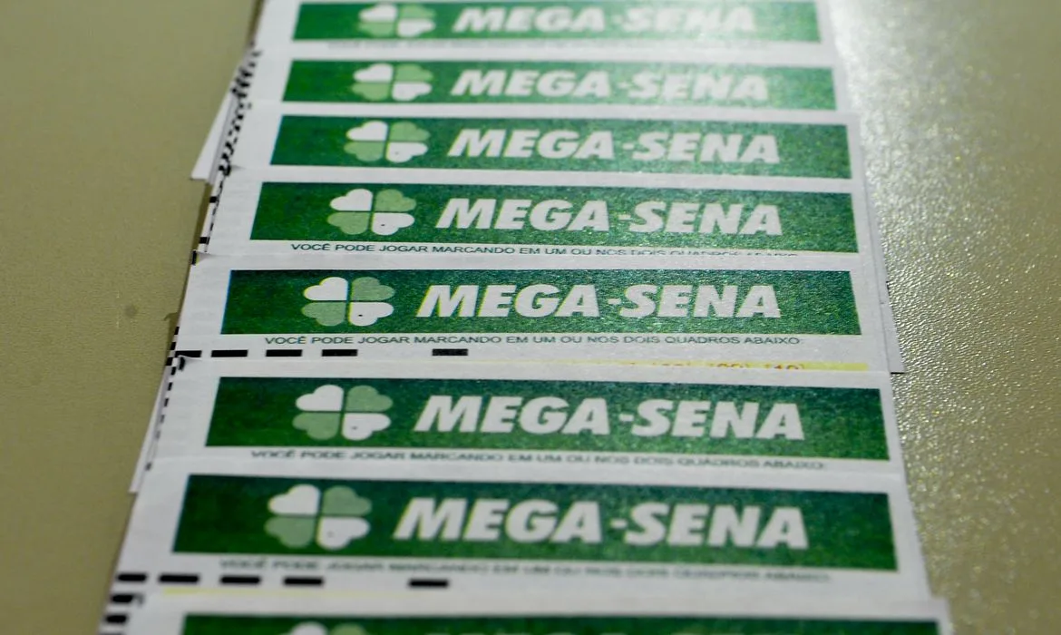 Mega-Sena acumula e prêmio chega a R$ 100 milhões