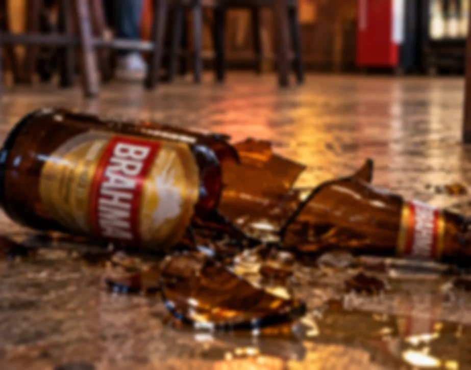 BORRAZÓPOLIS – Mulher é ferida com garrafa de vidro quebrada durante discussão em bar