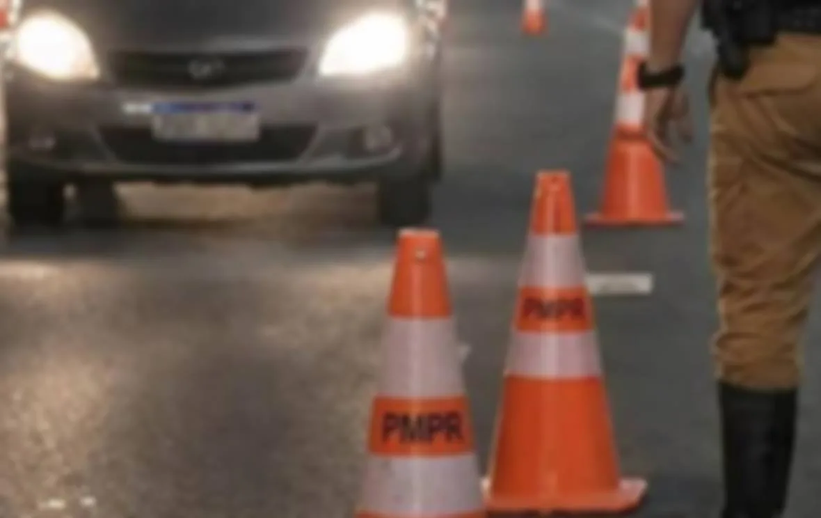 Faxinal e Ivaiporã com carro e motocicleta recolhidos após infrações de trânsito na madrugada