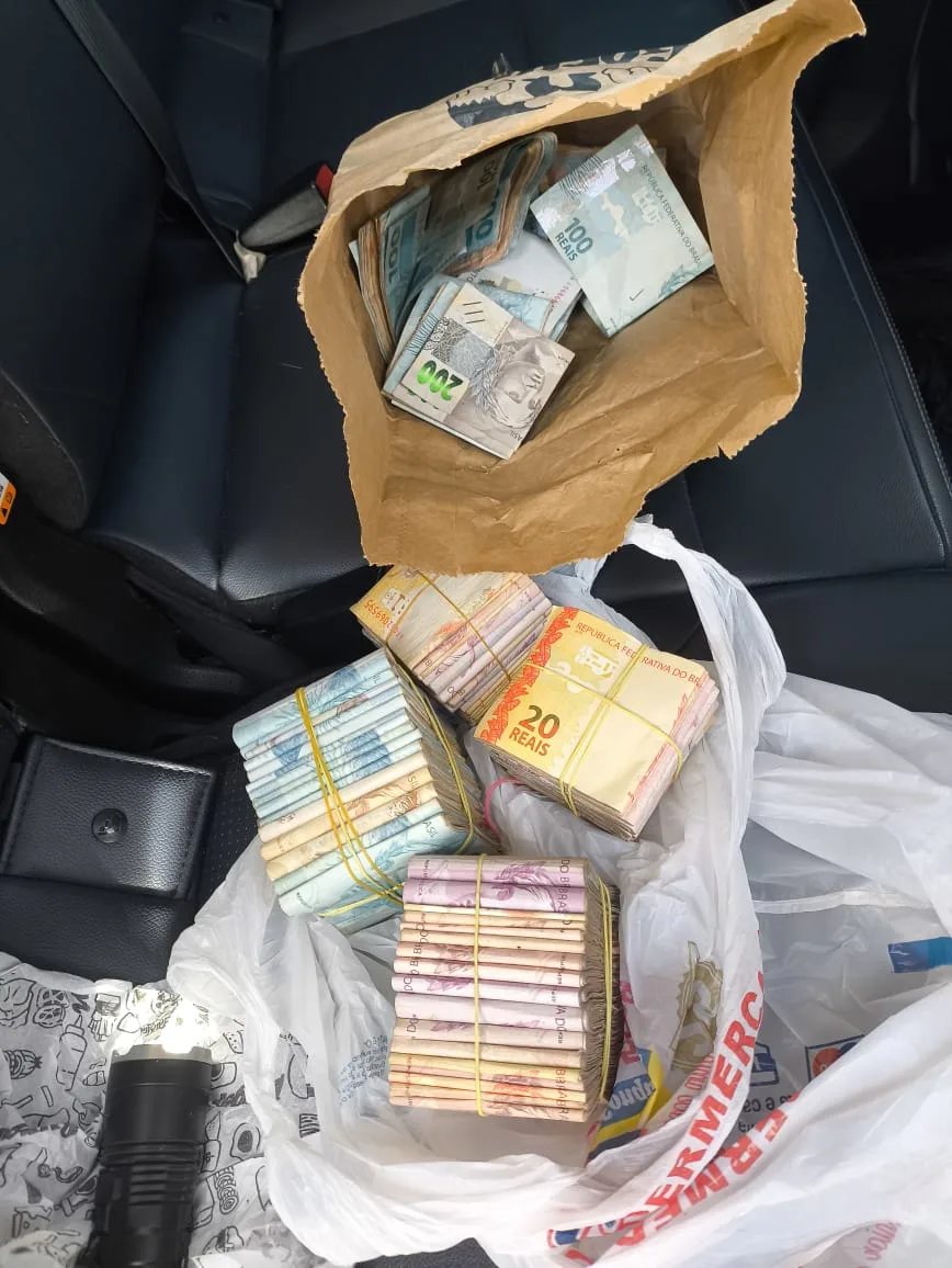 PRF apreende grande quantia em dinheiro sem comprovação de origem no Paraná