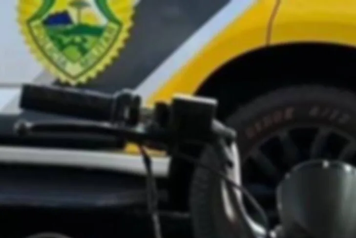 GRANDES RIOS – PM recolhe motocicleta com licenciamento atrasado e pneus desgastados