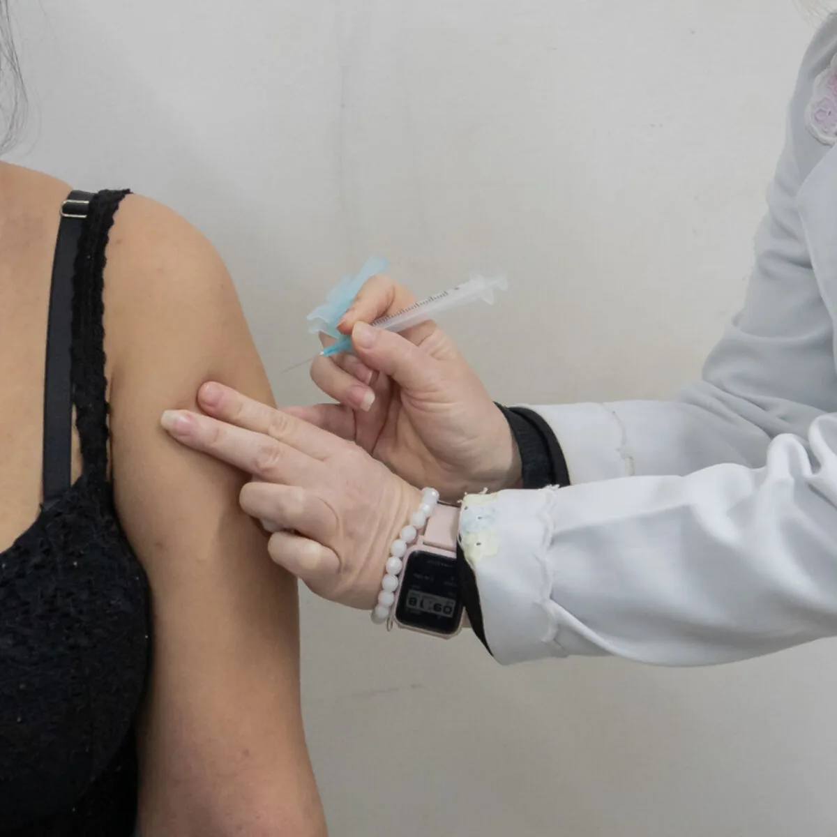 APUCARANA – Município reforça vacinação contra o HPV durante campanha do Outubro Rosa