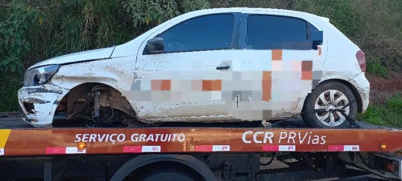 TAMARANA – Gol bate contra defensa metálica na PR-445 e motorista sai ileso