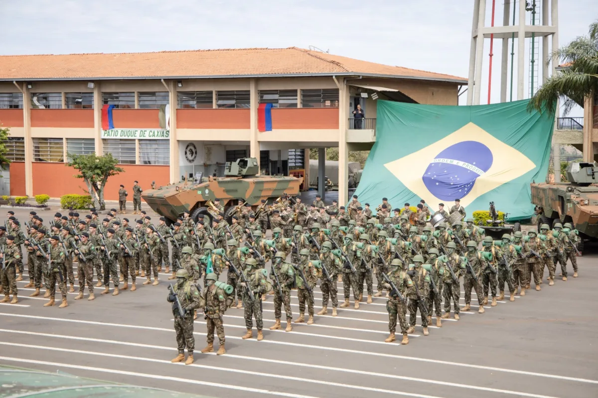 30º BIMec celebra 58 anos de instalação e recebe homenagem da Prefeitura de Apucarana