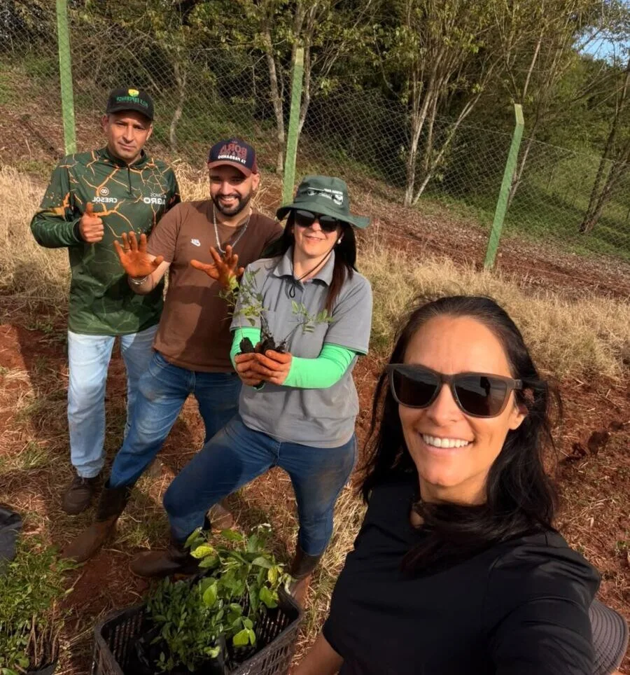 BORRAZÓPOLIS – Prefeitura realiza plantio de 250 mudas de árvores nativas na Estação Ecológica Laranja Doce