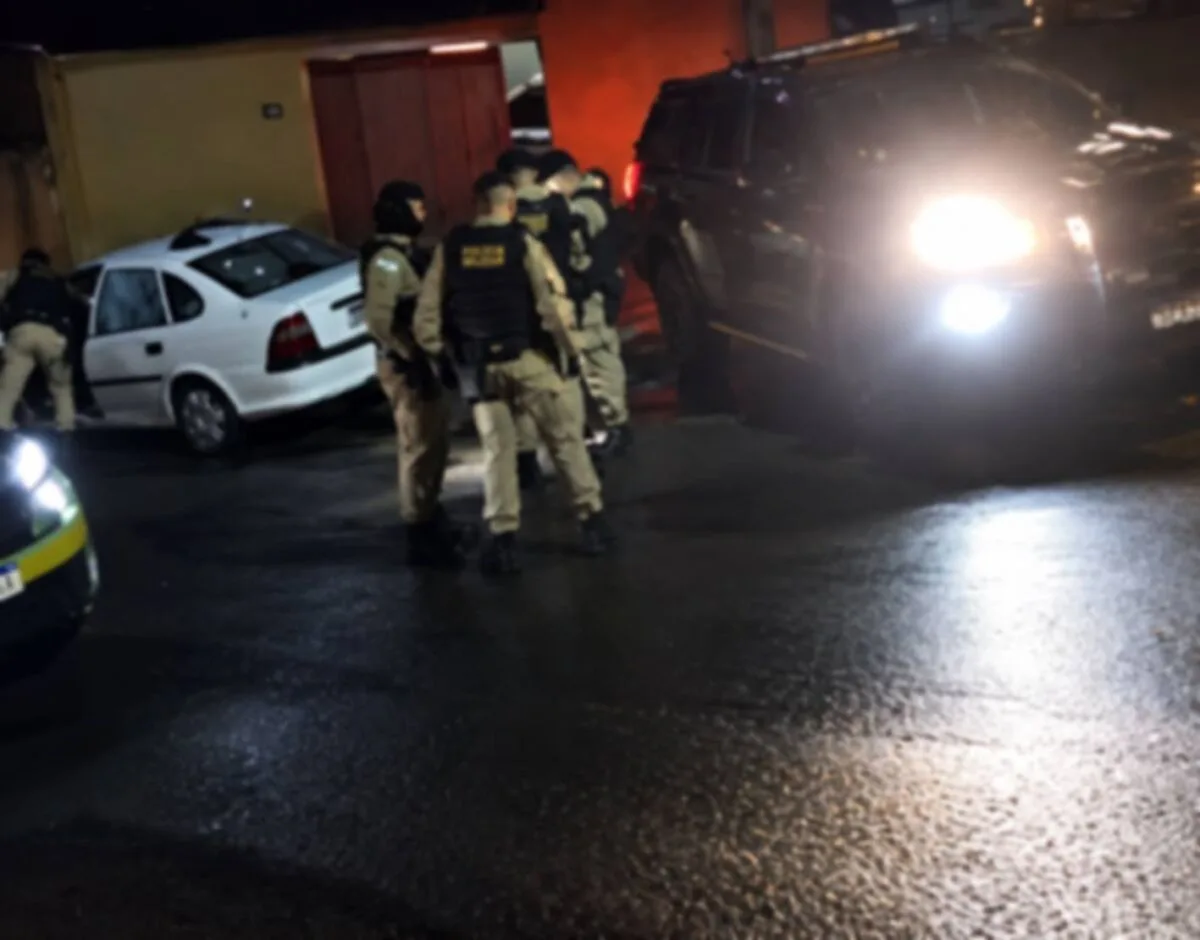 APUCARANA – Homem é detido com menina dentro de veículo e suspeita de abuso é investigada