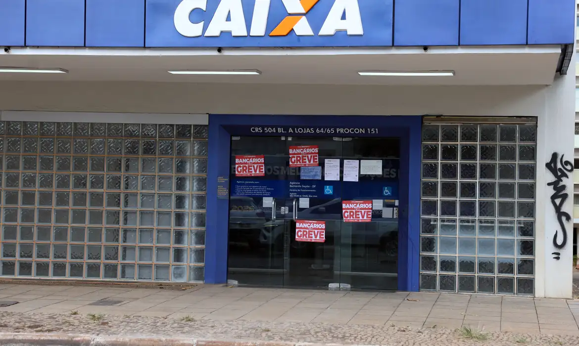 TST determina fim da greve na Caixa com reajuste salarial
