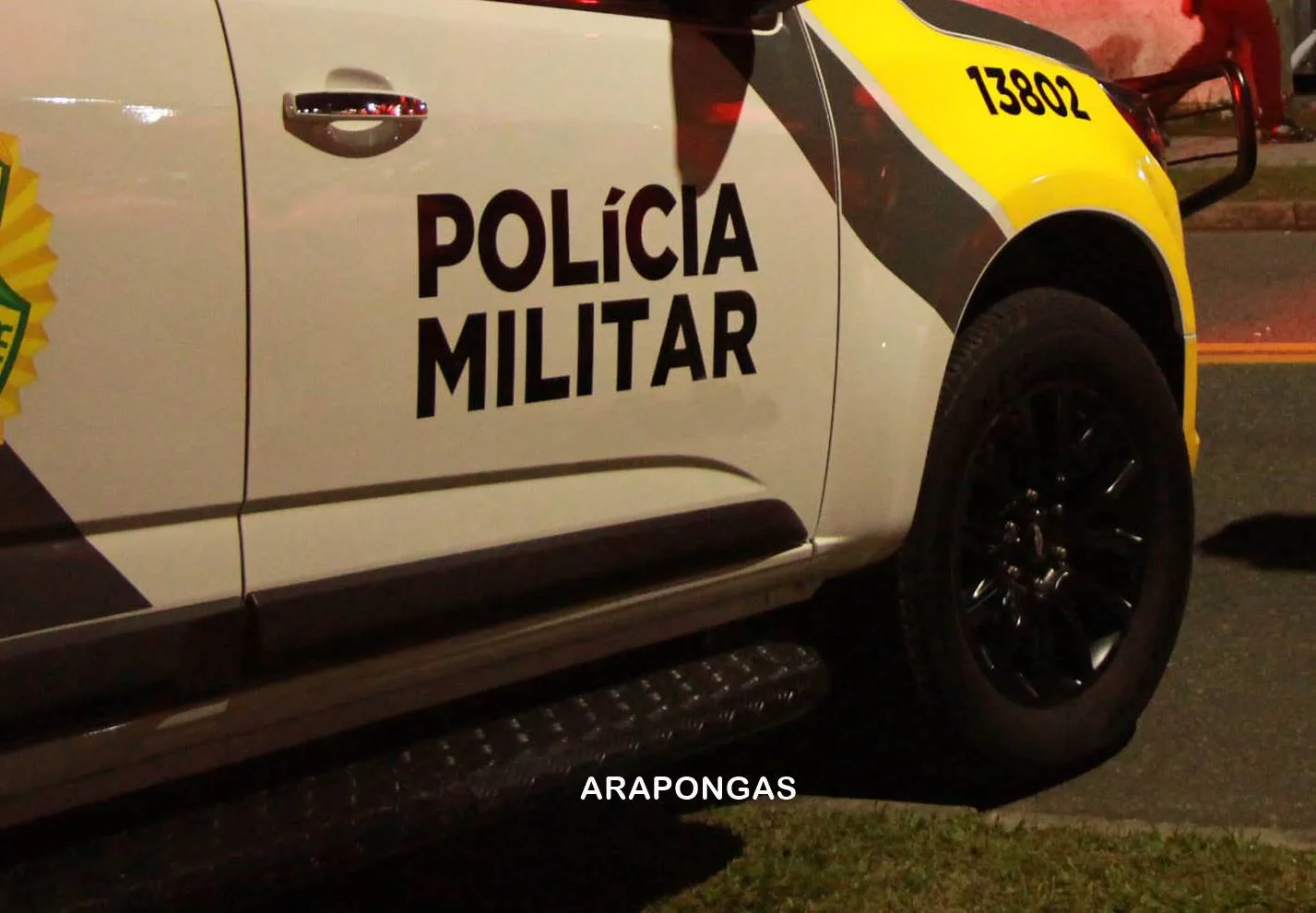 ARAPONGAS – Motociclista é flagrado empinando moto e trabalhador denuncia agressão após cobrar pagamento