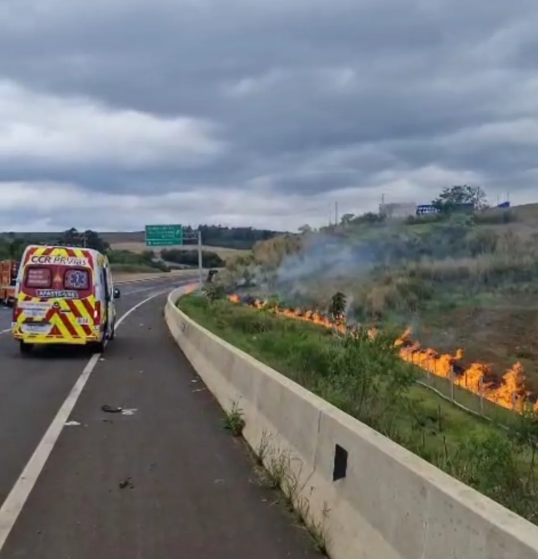 JANDAIA : Carreta tomba, pega fogo e ciclista morre carbonizado