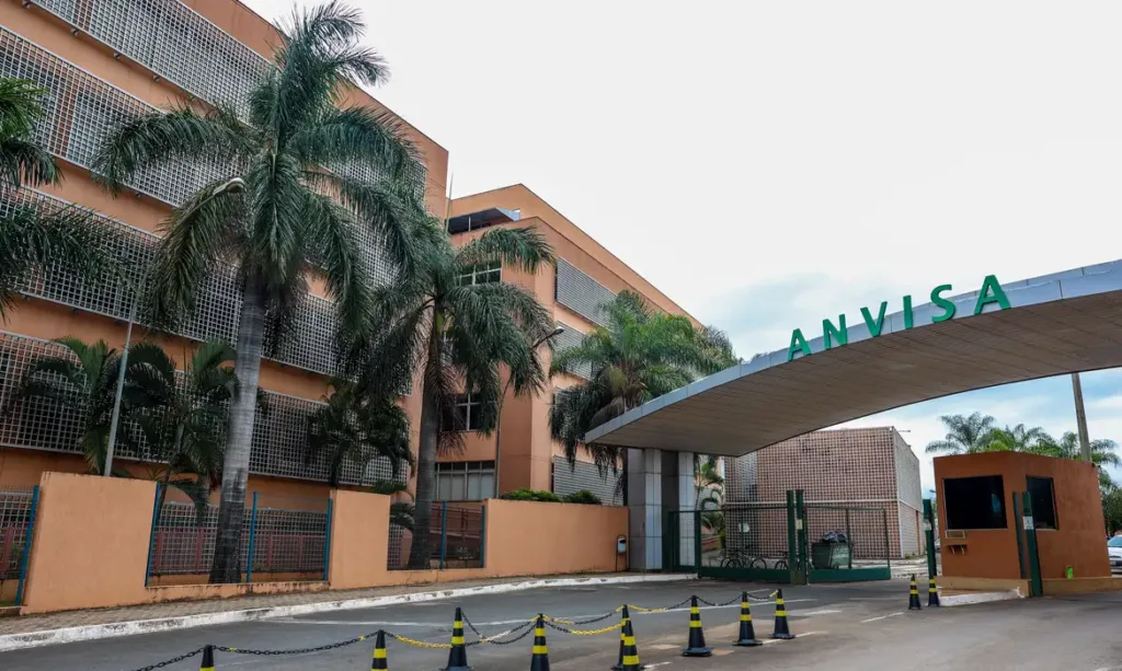Anvisa alerta contra venda ilegal de tirzepatida na internet